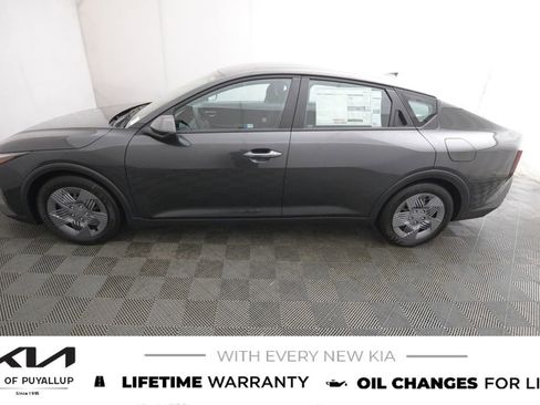 New 2025 Kia K4 LX image 8