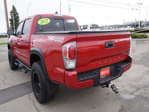 Used 2022 Toyota Tacoma TRD Off-Road w/ Technology Package image 10