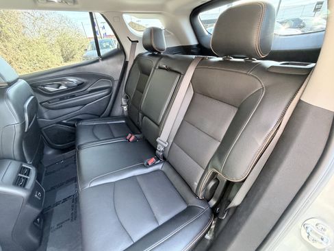 Used 2024 GMC Terrain AT4 image 16