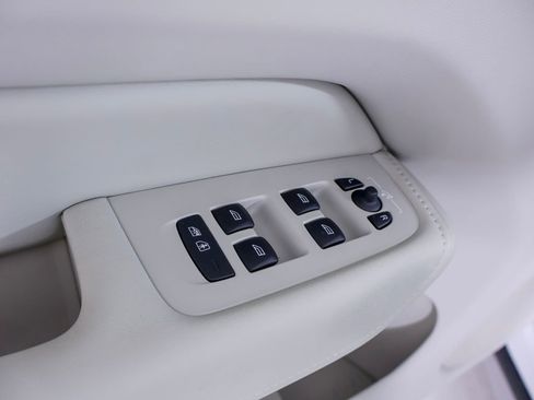 Used 2025 Volvo XC60 B5 Ultra w/ Protection Package Premier image 26