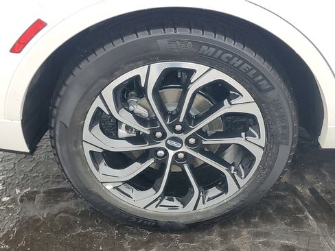 New 2026 Lincoln Nautilus Reserve image 5