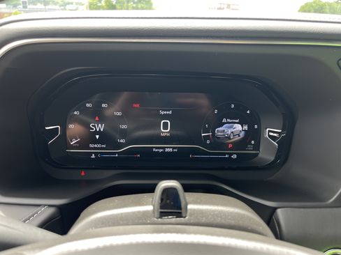 Used 2023 GMC Yukon Denali Ultimate AWD/4WD image 31