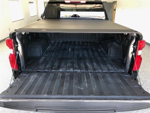 Used 2023 Chevrolet Silverado 1500 LT AWD/4WD image 9