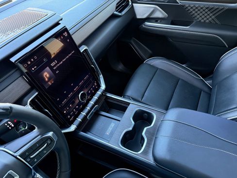 Certified 2024 GMC Acadia Denali w/ Super Cruise Package image 26