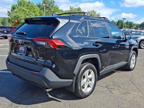 Certified 2021 Toyota RAV4 LE AWD/4WD image 4