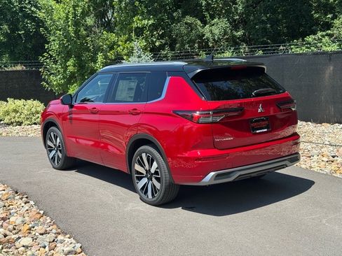 New 2025 Mitsubishi Outlander SEL image 3
