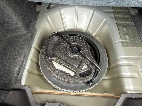 Used 2012 Ford Fiesta SE w/ Winter Pkg image 31