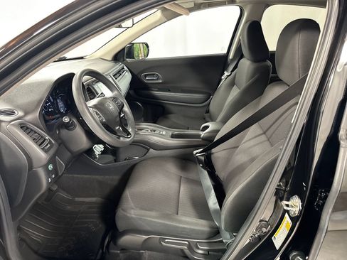 Certified 2017 Honda HR-V EX image 3