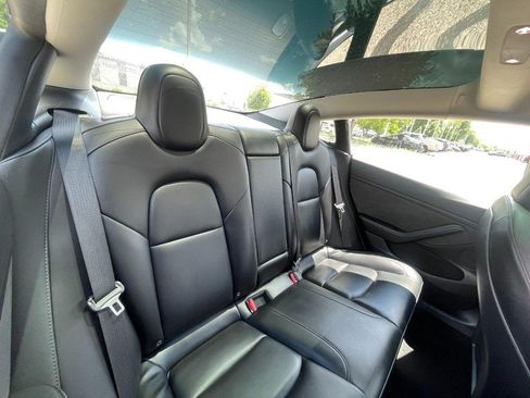Used 2022 Tesla Model 3 Long Range AWD/4WD image 5
