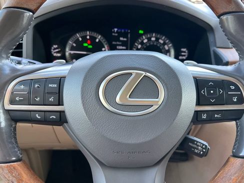 Used 2017 Lexus LX 570 4WD image 28