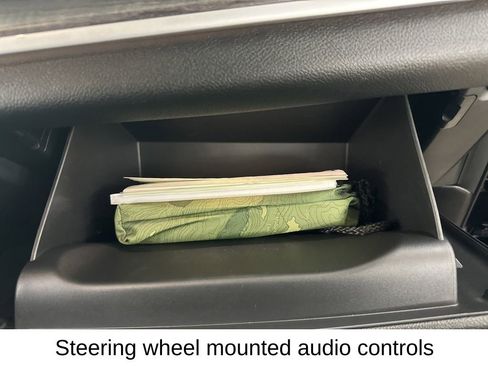 Used 2023 Jeep Grand Cherokee Limited w/ Black Appearance Package image 23