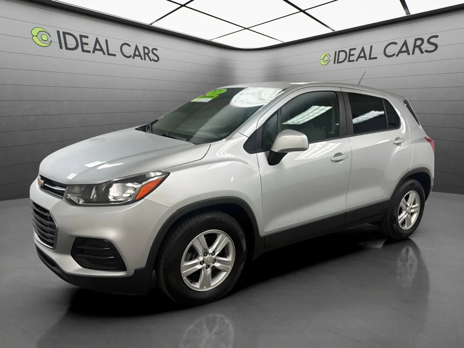 Used 2020 Chevrolet Trax LS w/ Tint and Cruise Package FWD image 1