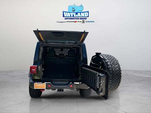 Used 2024 Jeep Wrangler Unlimited Rubicon AWD/4WD image 36