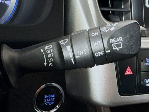 Used 2018 Toyota Highlander XLE FWD image 13