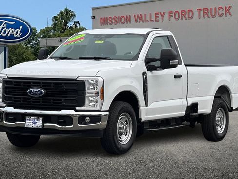 Used 2024 Ford F250 XL w/ XL Chrome Package image 8