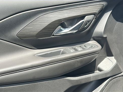 Used 2023 GMC Terrain SLE w/ Elevation Edition image 16