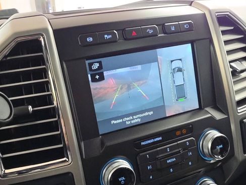 Used 2017 Ford F350 Platinum w/ Platinum Ultimate Package AWD/4WD image 11