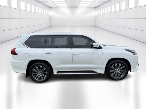 Used 2017 Lexus LX 570 4WD image 4