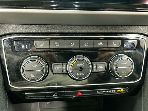 Used 2022 Volkswagen Atlas SE image 23