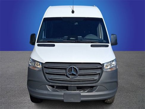 Used 2025 Mercedes-Benz Sprinter 2500 image 2