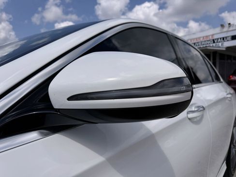 Used 2017 Mercedes-Benz E 300 image 10