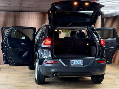 Used 2015 Jeep Cherokee Latitude image 10