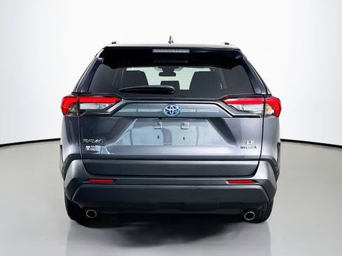 Used 2021 Toyota RAV4 LE AWD/4WD image 7