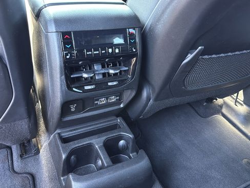 Used 2021 Jeep Grand Cherokee L Overland w/ Luxury Tech Group IV AWD/4WD image 24