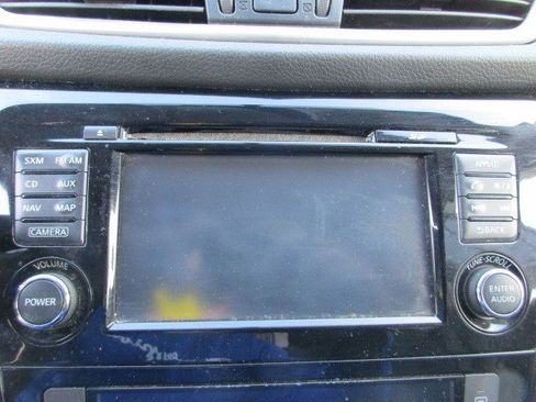 Used 2016 Nissan Rogue SV w/ SV Premium Package image 23