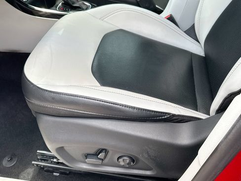 Used 2019 Jeep Compass Limited FWD image 9