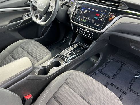 Used 2022 Chevrolet Bolt EUV LT w/ Comfort Package image 16