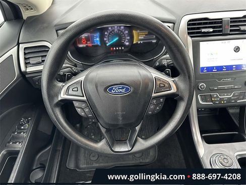 Used 2020 Ford Fusion SE image 13