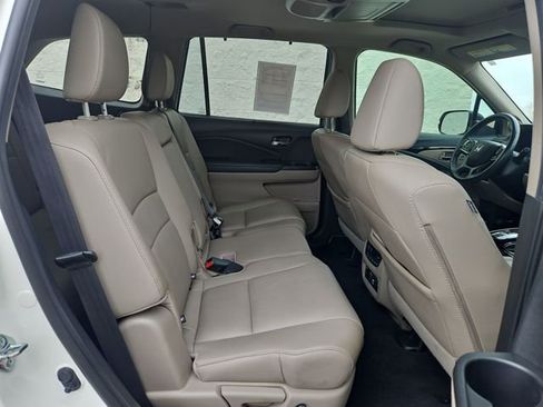 Certified 2019 Honda Pilot Touring image 31