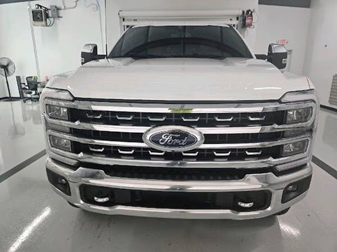 Used 2023 Ford F250 Lariat w/ Chrome Package AWD/4WD image 9