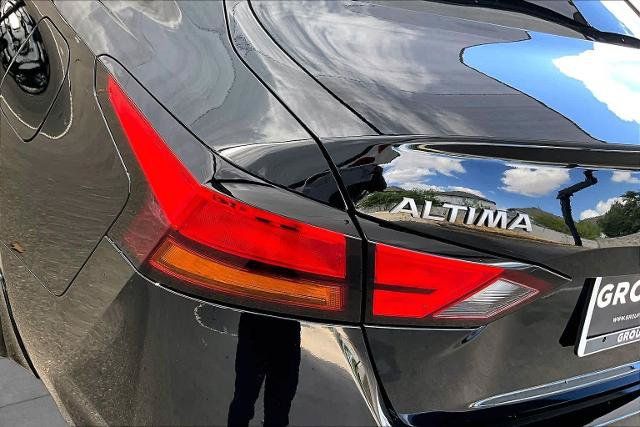 Certified 2025 Nissan Altima 2.5 SR w/ SR Premium Package FWD image 29