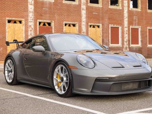 Used 2022 Porsche 911 GT3 RWD image 3