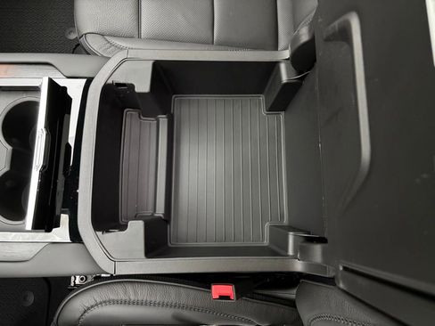 New 2026 GMC Yukon Denali w/ Sun & Power Step Package image 33