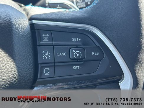 Used 2022 Jeep Grand Cherokee Trailhawk AWD/4WD image 13