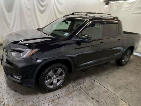 Used 2025 Honda Ridgeline TrailSport image 4