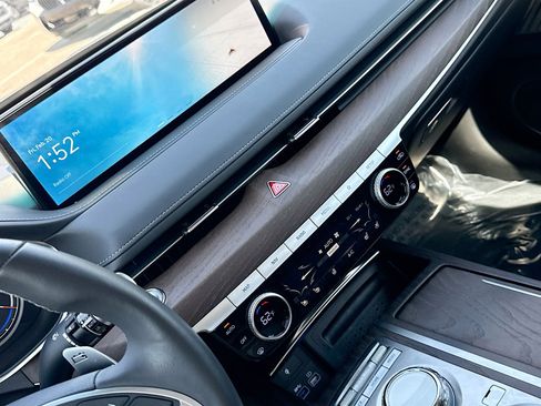 Used 2024 Genesis G80 image 26