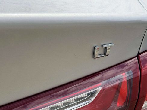 Used 2019 Chevrolet Malibu LT FWD image 6