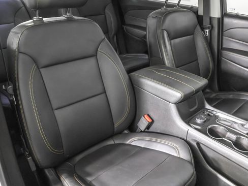 Used 2021 Chevrolet Traverse RS w/ LPO, Floor Liner Package image 46