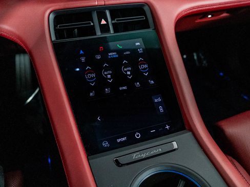 Used 2024 Porsche Taycan 4S w/ Premium Package image 44