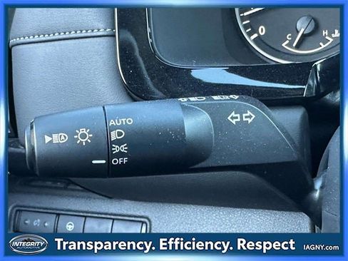 Certified 2024 Nissan Pathfinder SV image 33