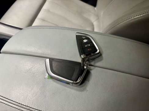 Used 2015 BMW X5 M AWD/4WD image 38