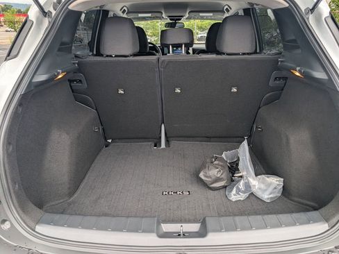 Used 2025 Nissan Kicks S FWD image 9