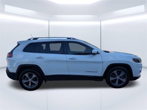 Used 2019 Jeep Cherokee Limited image 3