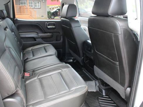 Used 2019 GMC Sierra 2500 Denali w/ Duramax Plus Package AWD/4WD image 31