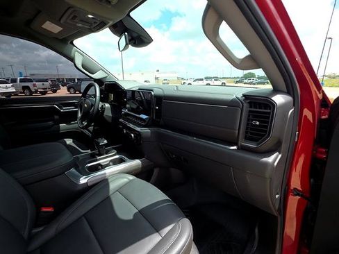 Used 2024 Chevrolet Silverado 1500 LTZ image 17