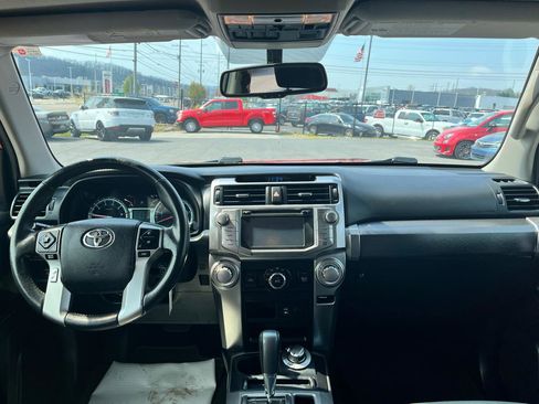 Used 2014 Toyota 4Runner SR5 Premium image 10